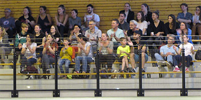 Les spectateurs admis à la plaine des sports